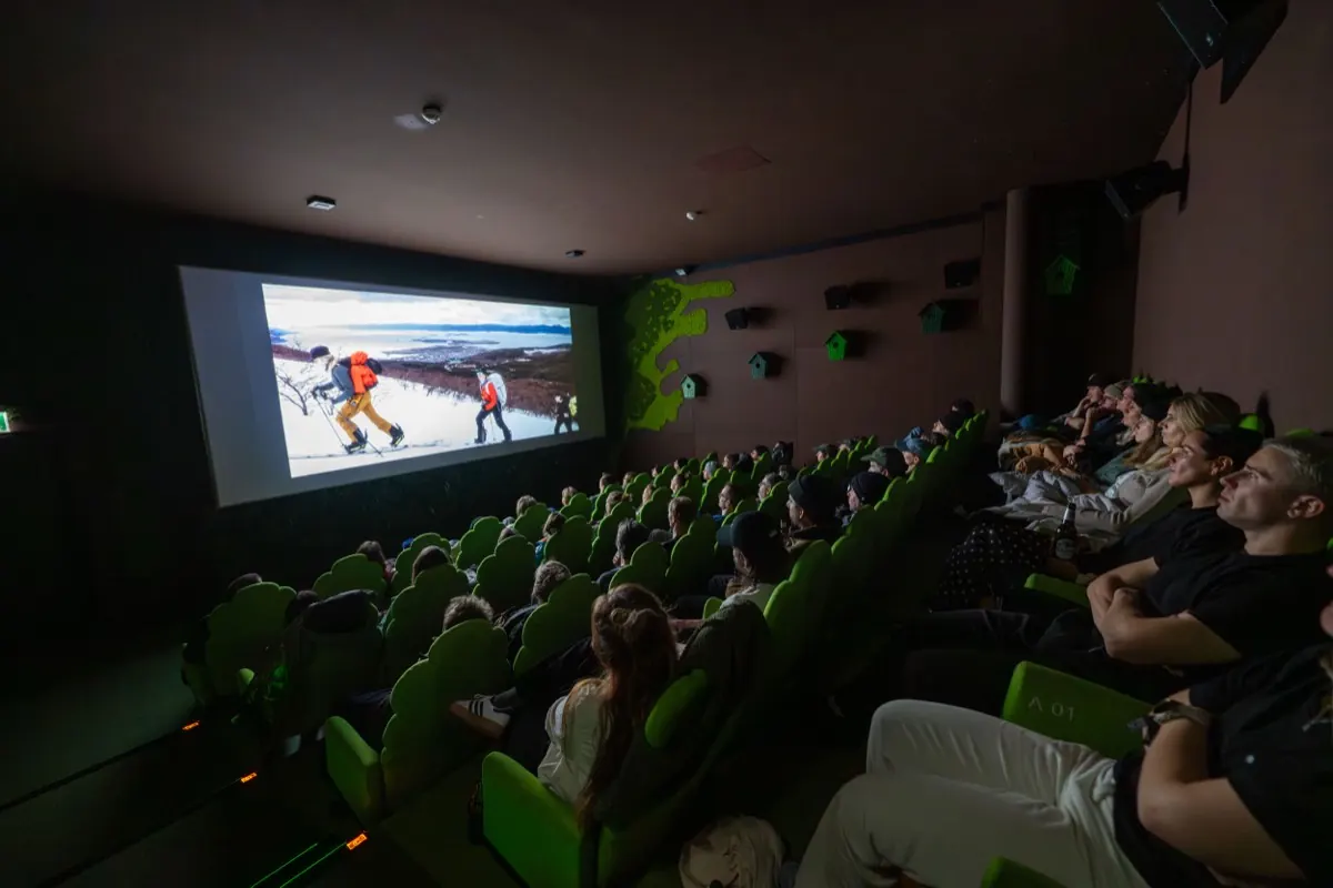Kinopublikum beim SNOW Abend, Flims Mountain Films 2025